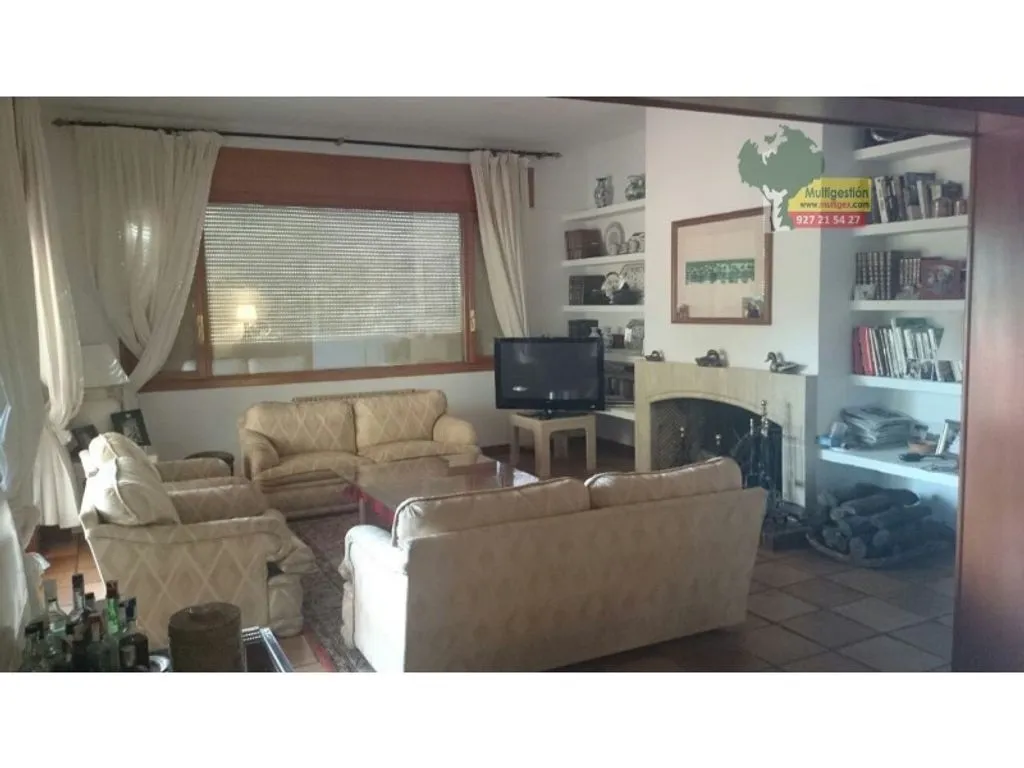 Elutuba - Luxury Villa with Forest Access in Guadalupe