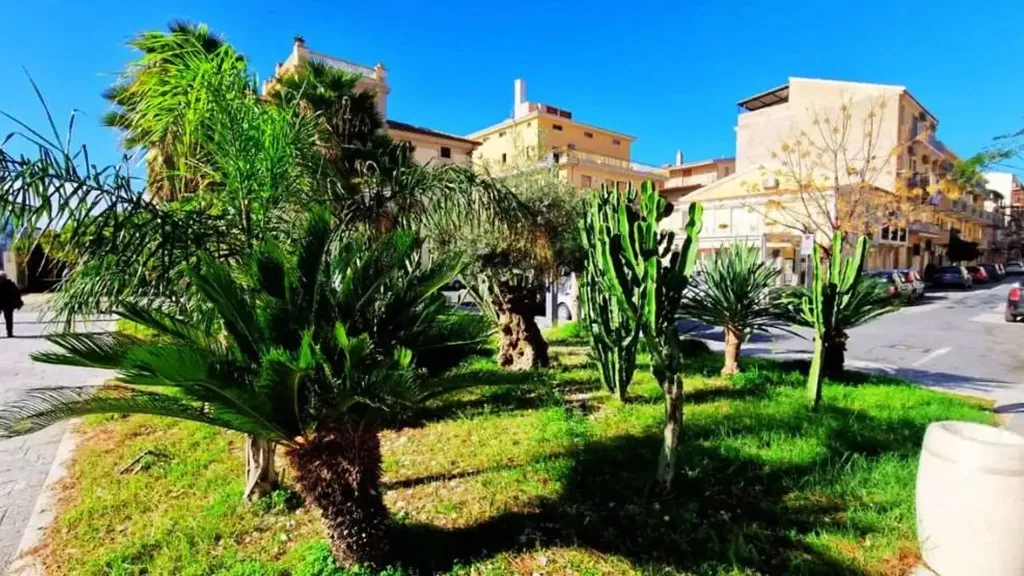 Seafront Apartment with Balcony in Cetraro