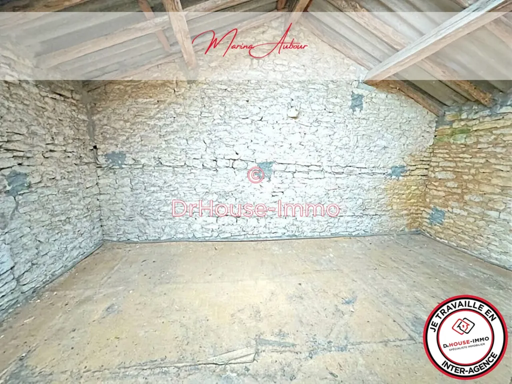 Pièces - Maison avec Dépendances à Vouillé