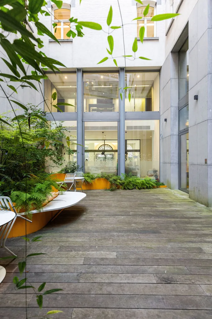 Jardin - Bureau Stratégiquement Situé à Bruxelles