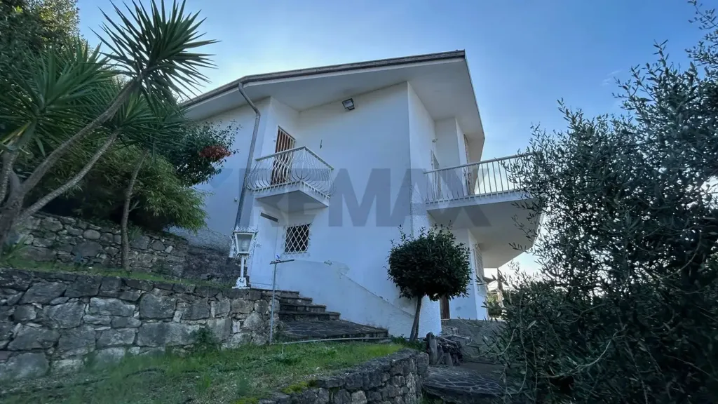 Esterno - Villa with Panoramic Lake View in Brenzone