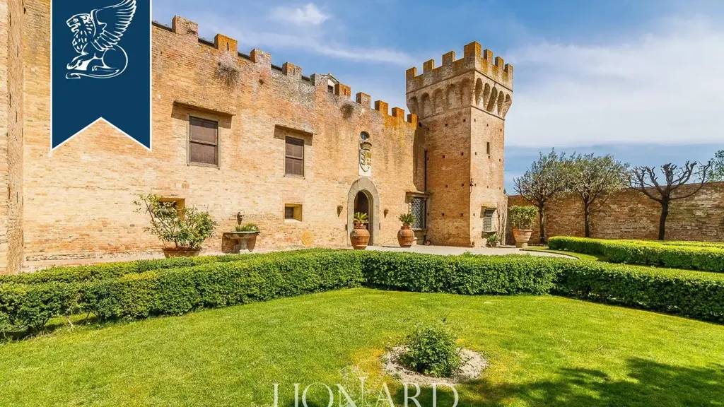 Jardin - Historic Castle with Vineyards near Florence
