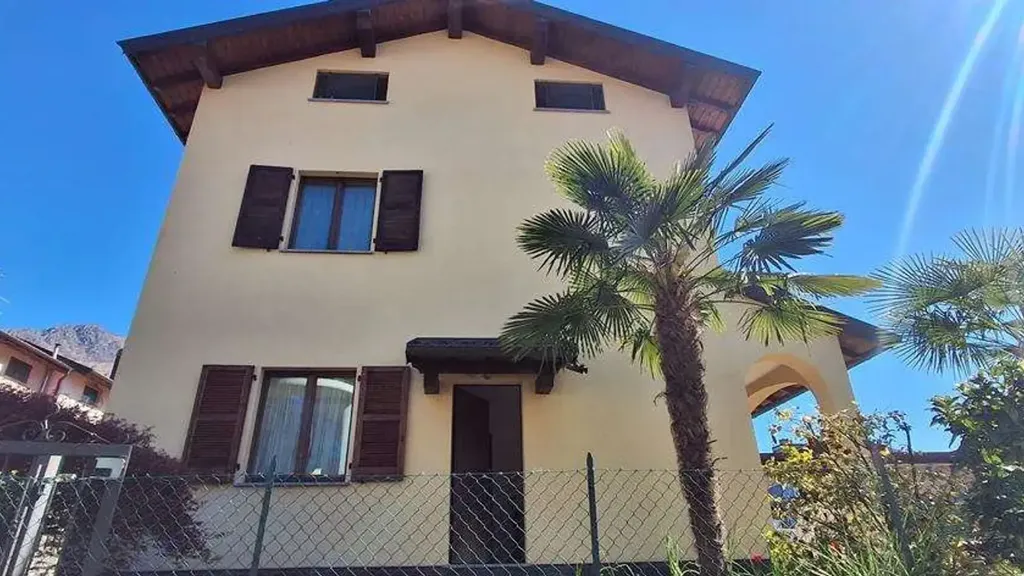 Extérieur - Villa with Private Garden in Porlezza