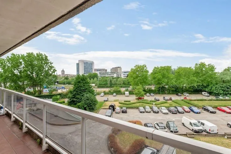Balcone - Apartment with Canal View in Deurne, Antwerp