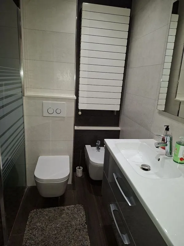 Vannitoad - Modernised Flat with Air Conditioning in Main Avenue