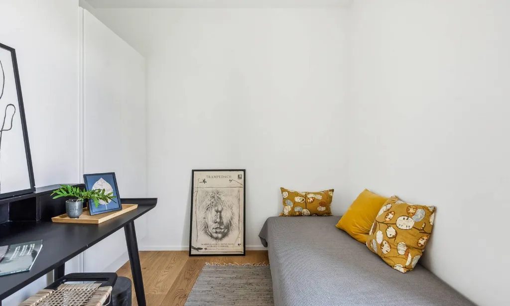 Bureau - Apartment with Limfjord View in Aalborg