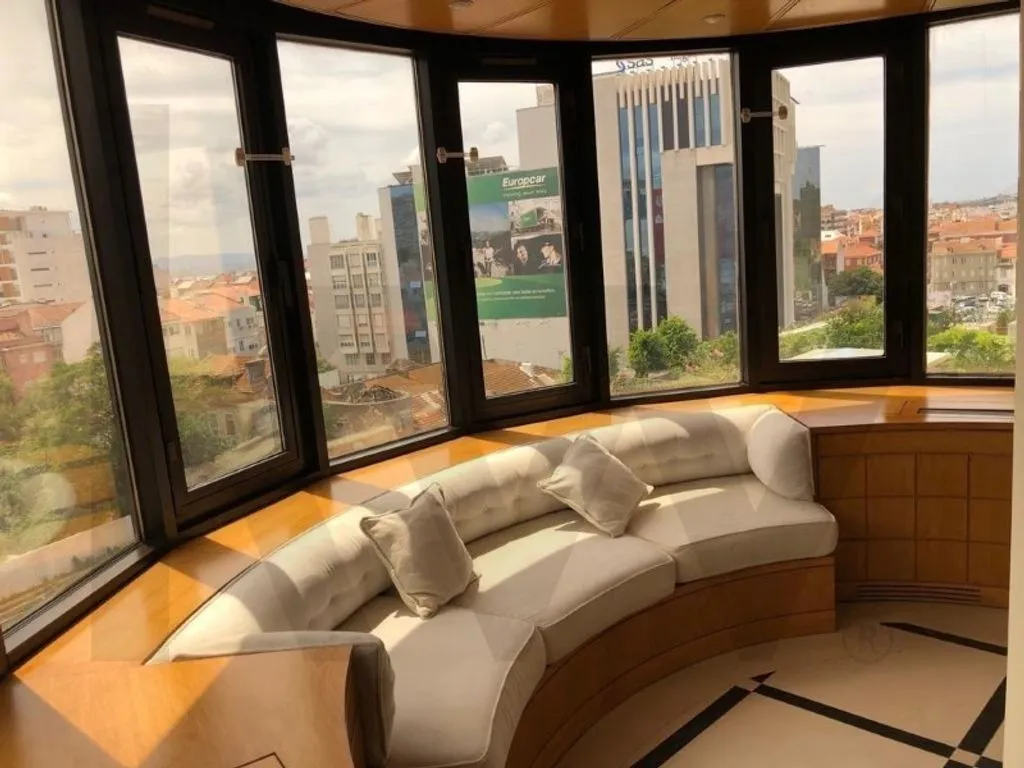 Living Room - Luxury Flat with Central Heating in Lisbon