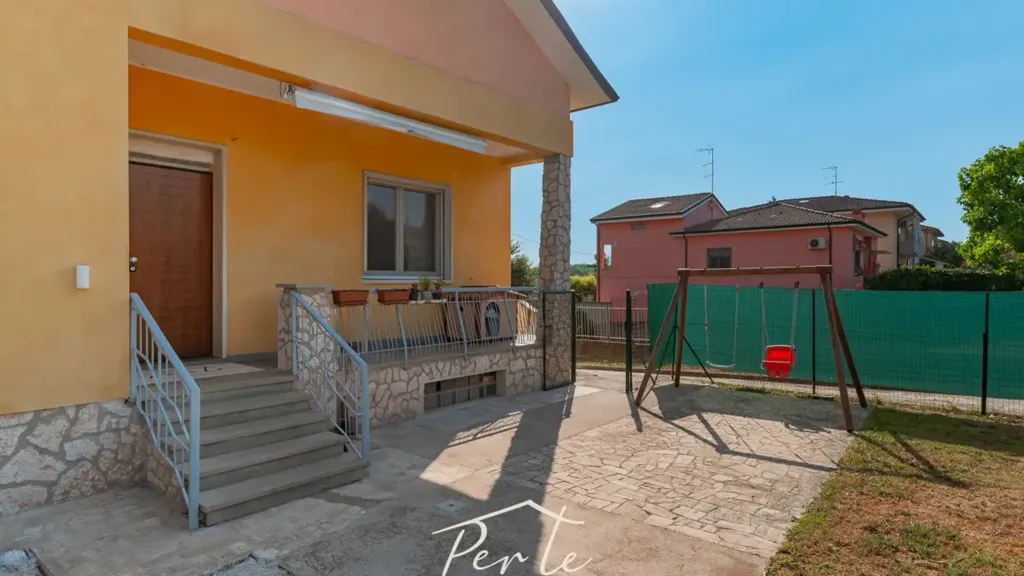 Välivaade - Modern Villa with Garden in Cerese, Borgo Virgilio
