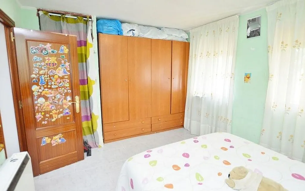 Magamistoad - 2-Bed Apartment with Air Conditioning in Arcos, Madrid