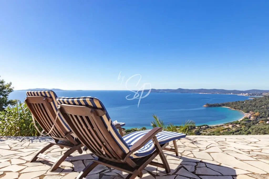 Terrasse - Villa avec vue mer panoramique près de la plage