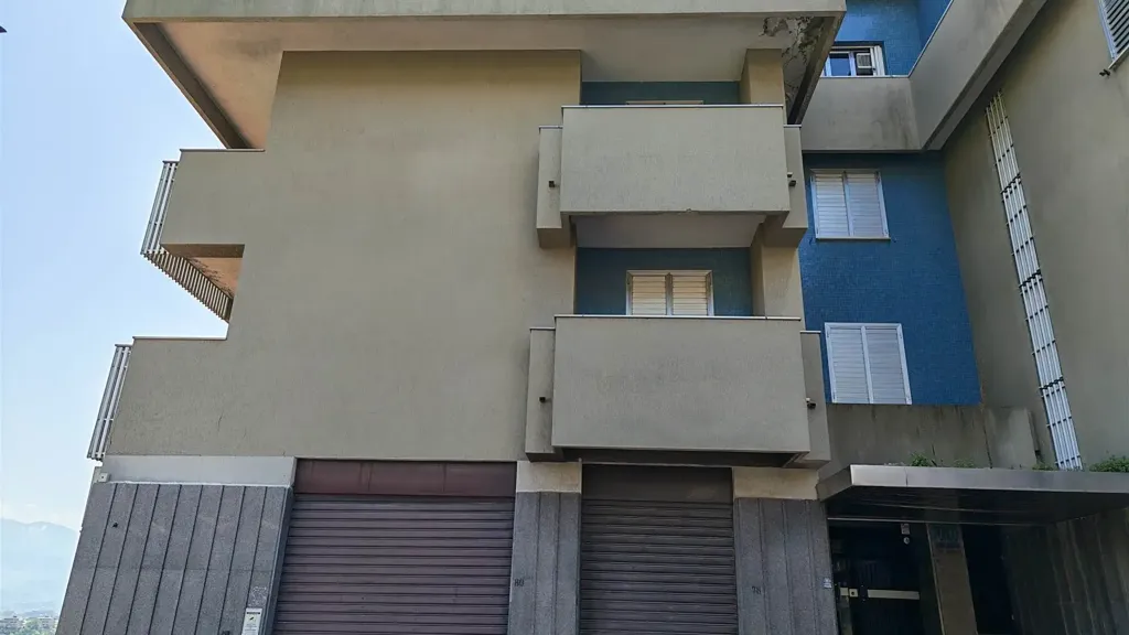 Välivaade - Spacious Apartment with Terrace in Mendicino