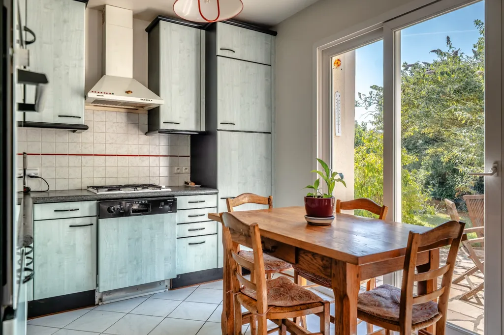 Cuisine - Maison d'Architecte Lumineuse avec Dépendance à Verrières-le-Buisson