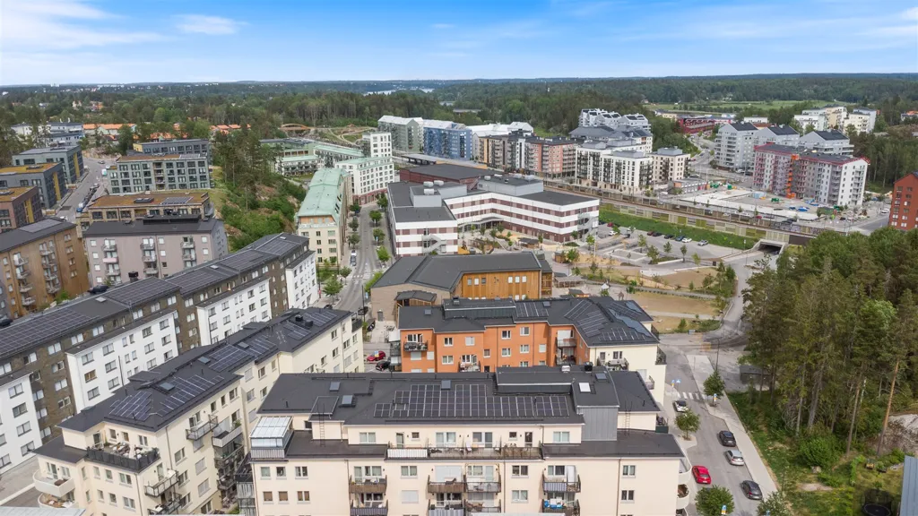 Luftaufnahme - Newly Built Apartment with Balcony in Vegastaden