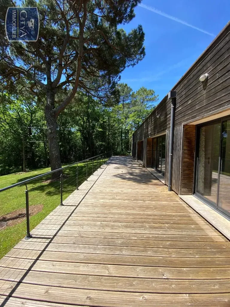 Terrasse - Maison architecturale avec terrasse à Meyrals