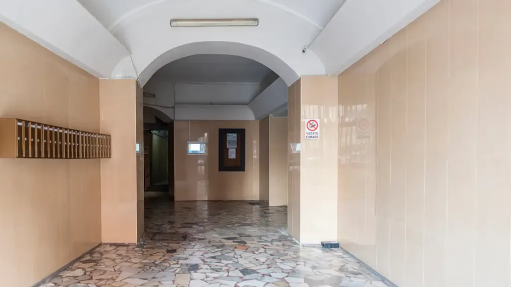Esik - Bright Two-Bedroom Apartment in Naples