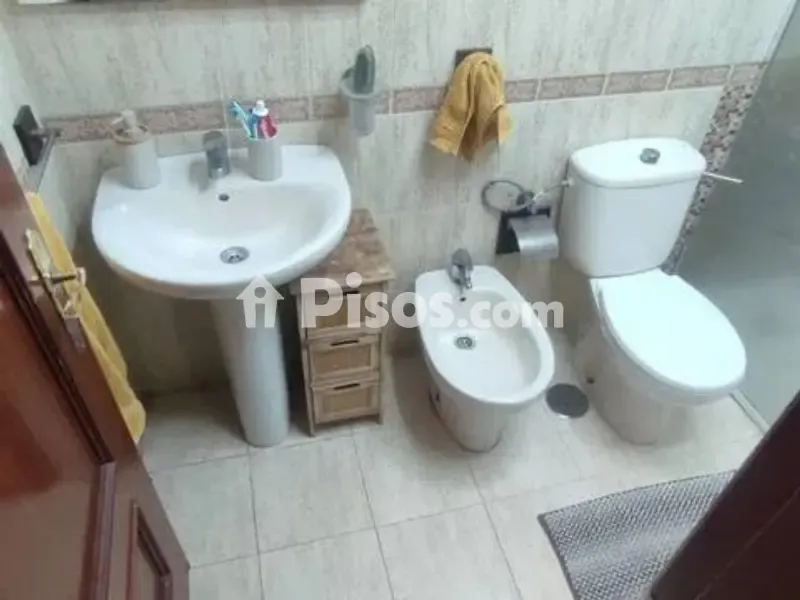 Bagni - Two-Bedroom Flat with Air Conditioning in Melilla