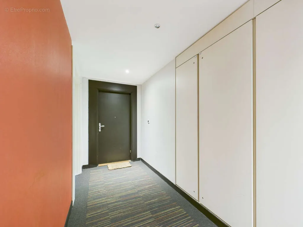 hallway_entrance