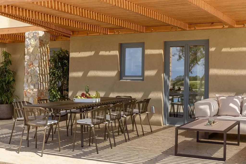 Terrass - Luxury Villa with Helipad in Santorini