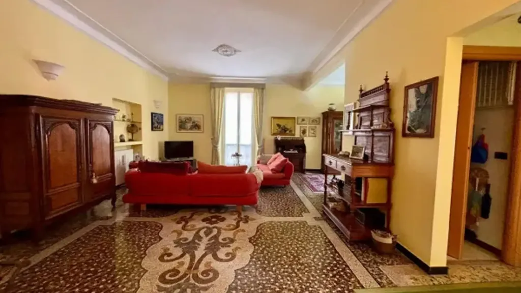 Living Room - Apartment with Balcony in Sestri Ponente