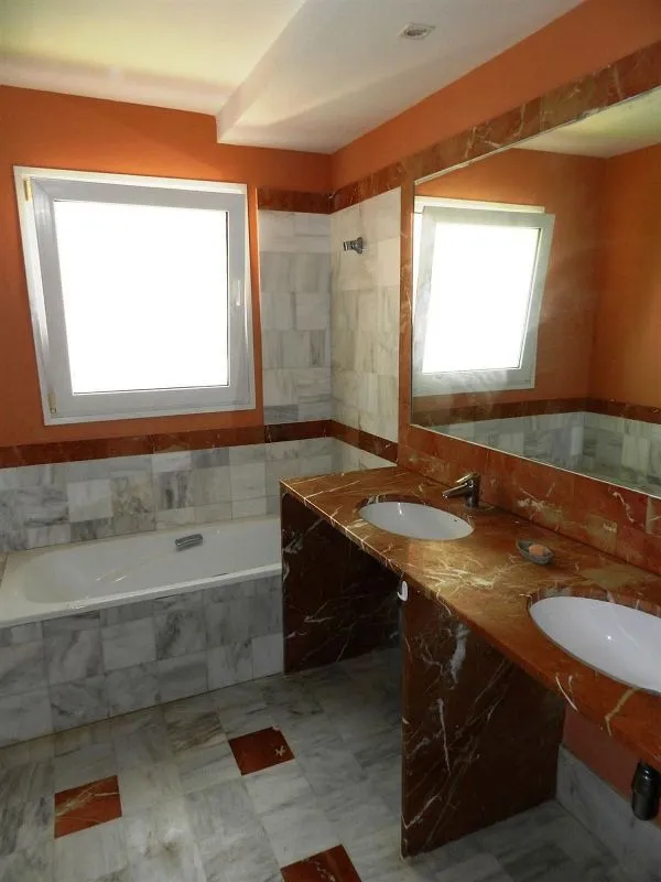 Salles de bain - Chalet with Pool and Terrace in Sotogrande Costa