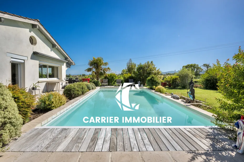 Bassein - Architect-Designed House with Pool in Saint-Genis-les-Ollières