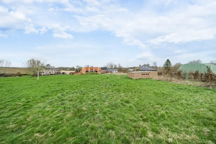 Garden - Building Land with South-East Orientation in Petit-Hallet