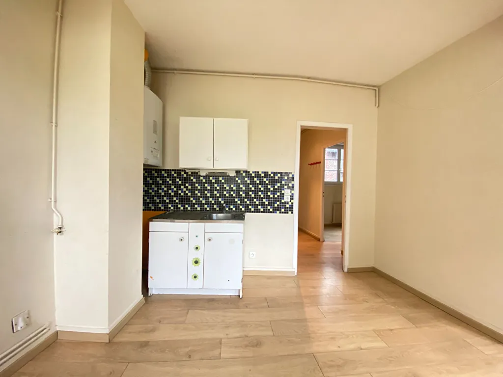 Kitchen - 2-Bedroom Apartment in Rouen Centre