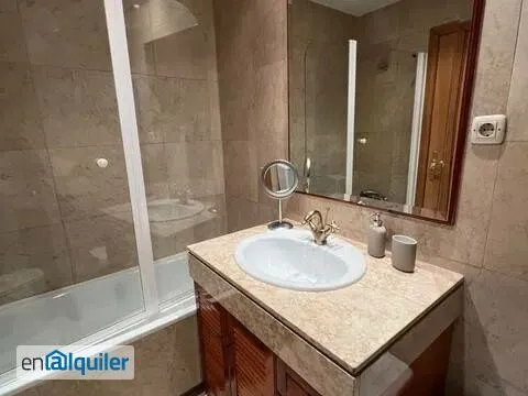 Salles de bain - Modern Flat with Balcony in Delicias, Madrid