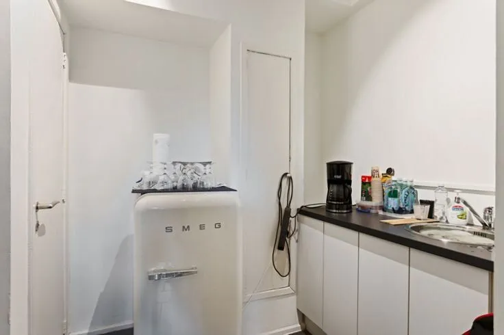 Kitchen - Apartment with Canal View in Antwerp