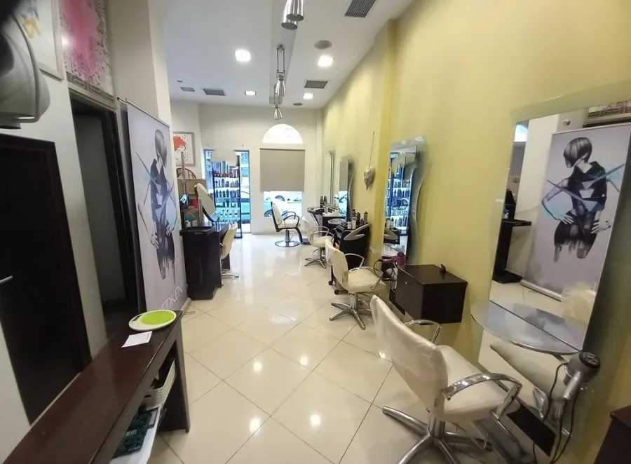 Toad - Retail Unit with Workspace in Serres Centre
