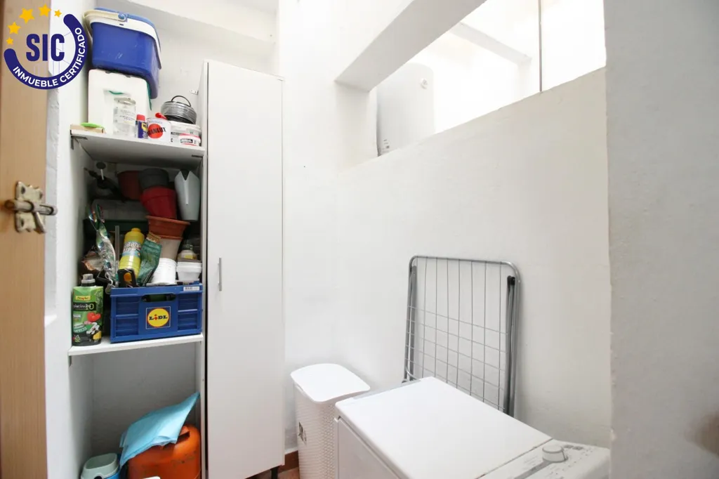 Pesuköök - First Floor Flat with Balcony in Benlliure