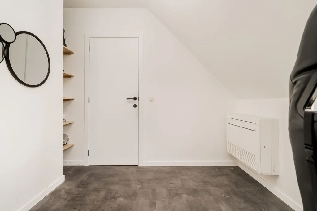 Esik - Spacious Penthouse with Terraces in Quiet Area