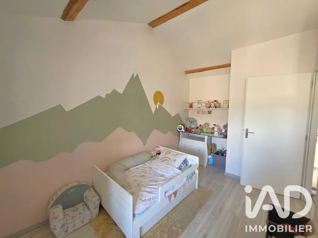 Chambres - Maison en Pierre avec Piscine au Cœur de Quintenas