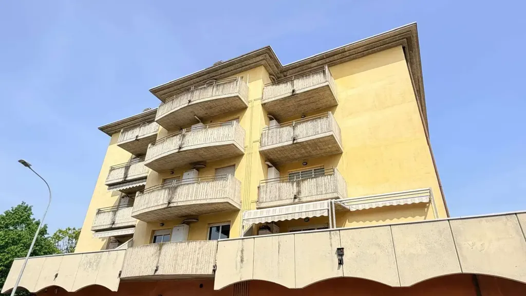 Extérieur - Twin-Storey Apartment with Balcony in Dalmine