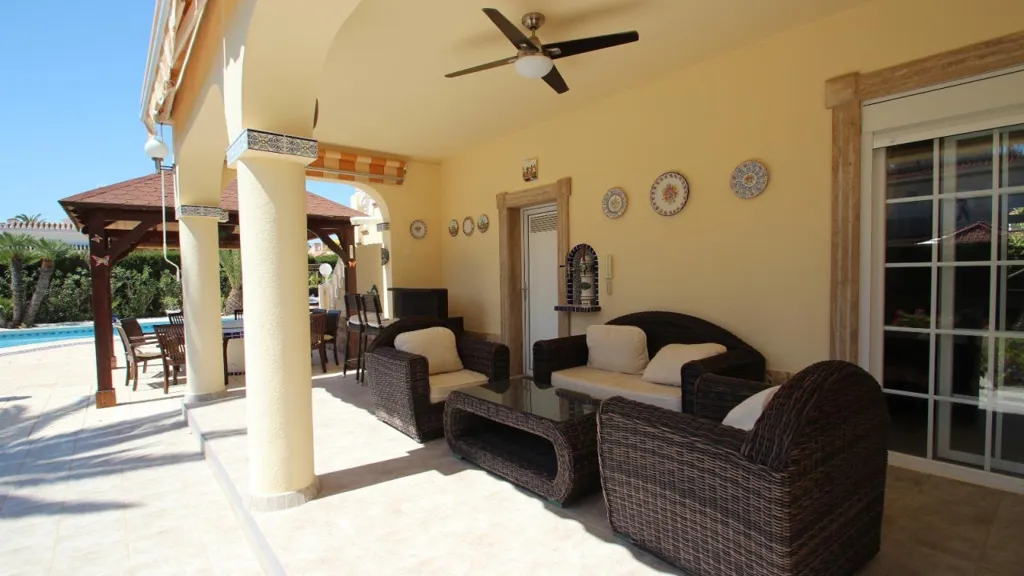 Terrass - Villa with Private Pool in Cabo Roig, Orihuela
