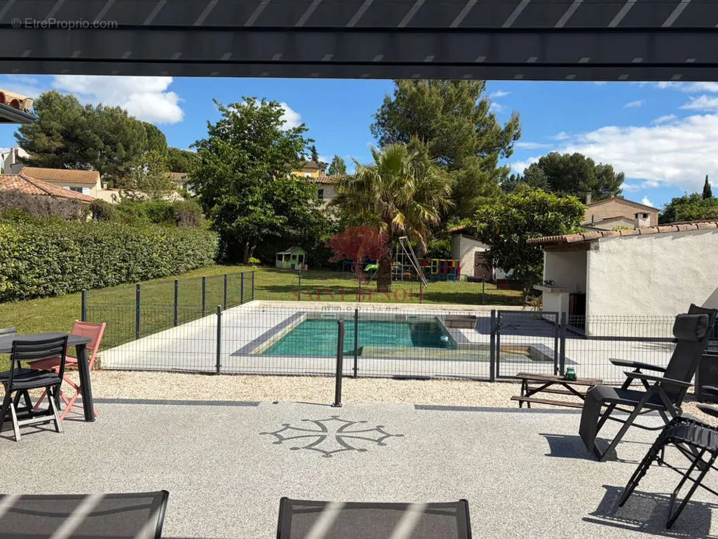 Piscine - Villa avec Piscine à Gignac