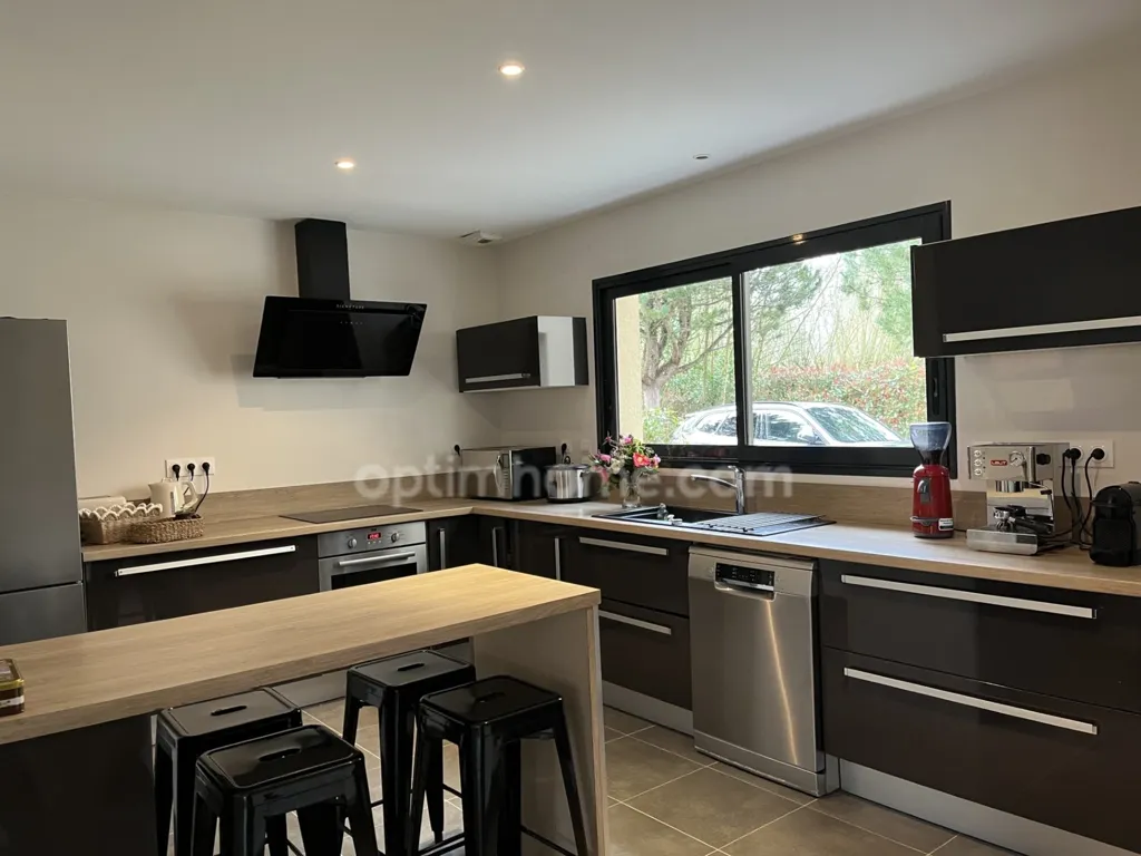 Kitchen - Contemporary House with Garden in Honfleur Heights