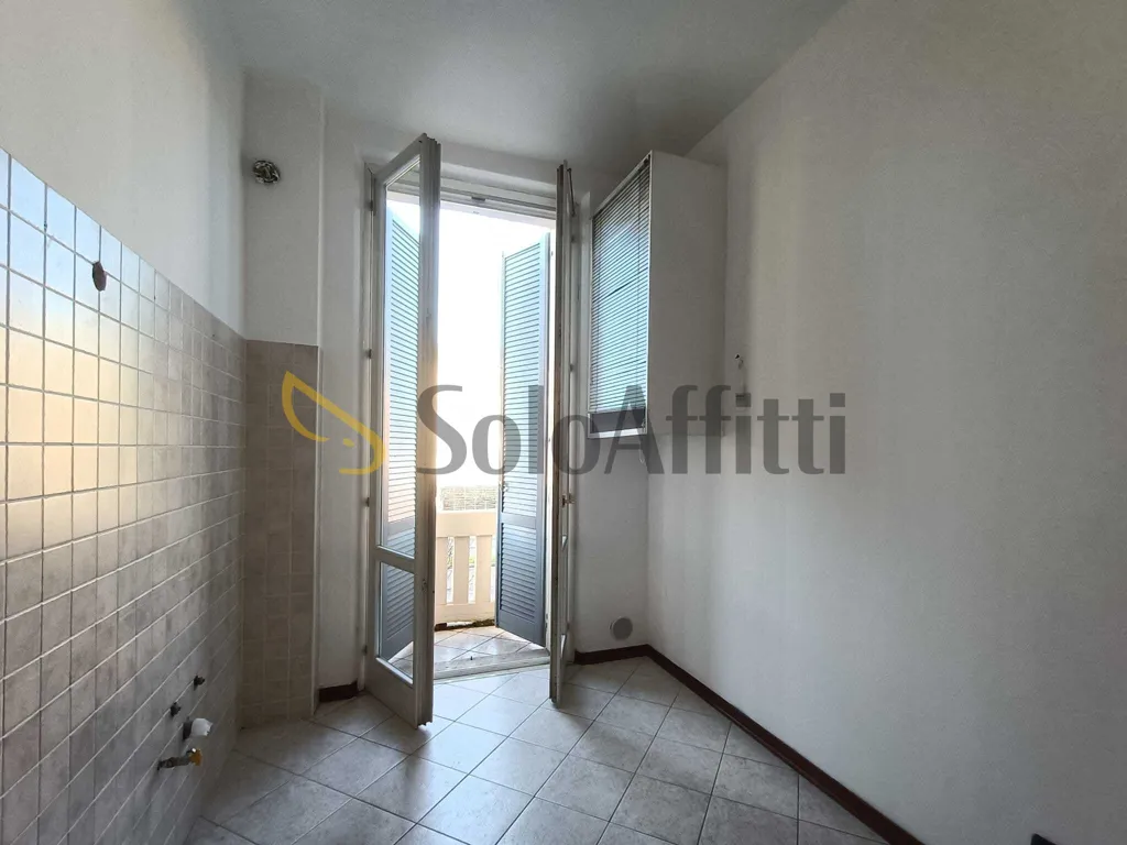 Hallway - Three-Bedroom Flat with Balcony in Central Location