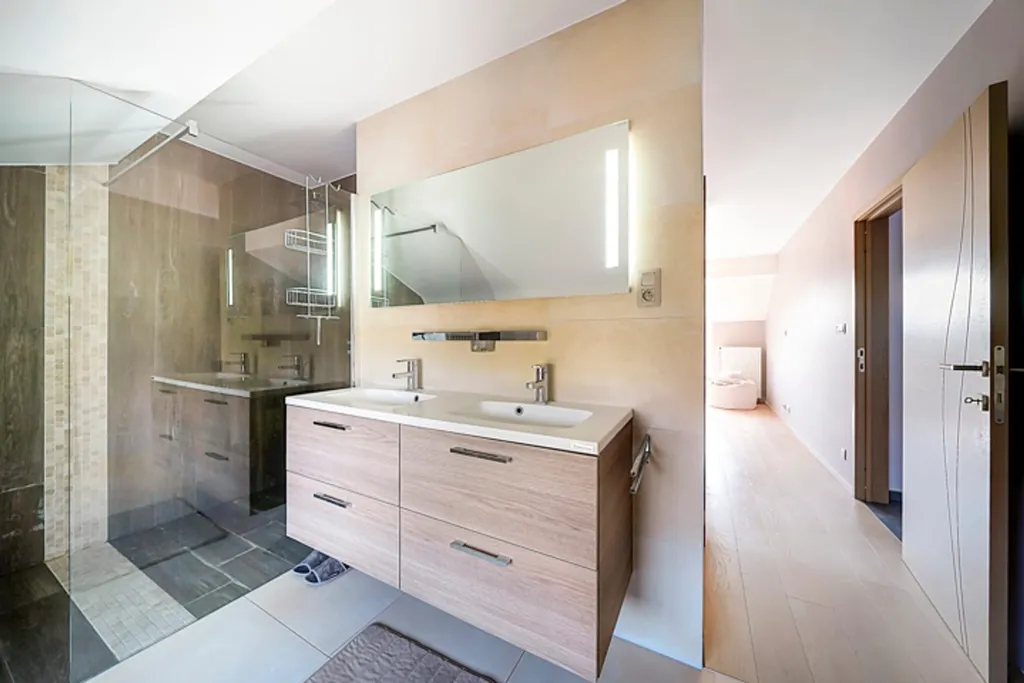Salles de bain - Villa avec Jacuzzi et Suites à Sougnée-Remouchamps
