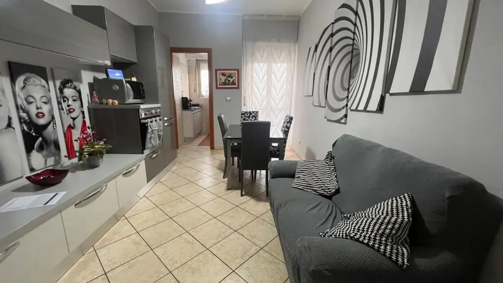 Séjour - Rearranged Apartment with Balcony in Beinasco