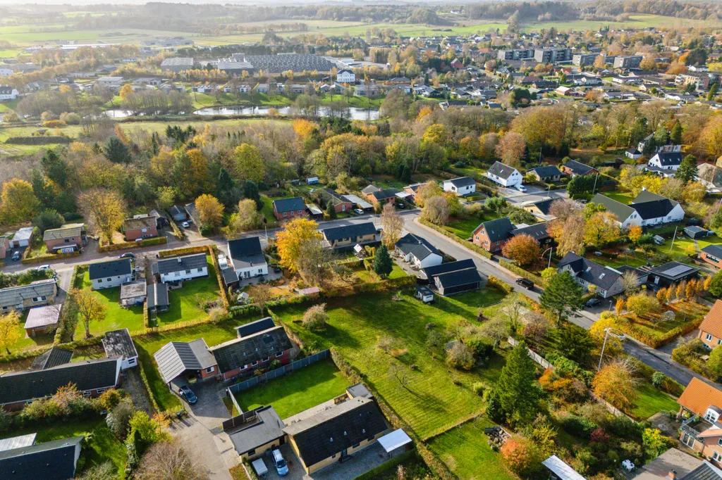 Buildable Plot with Garden in Brande
