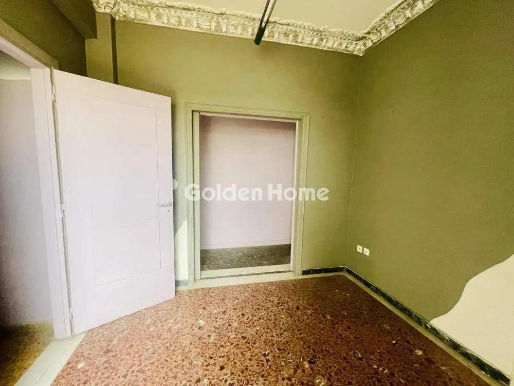 Entrée - Apartment with Balcony in Perama Centre