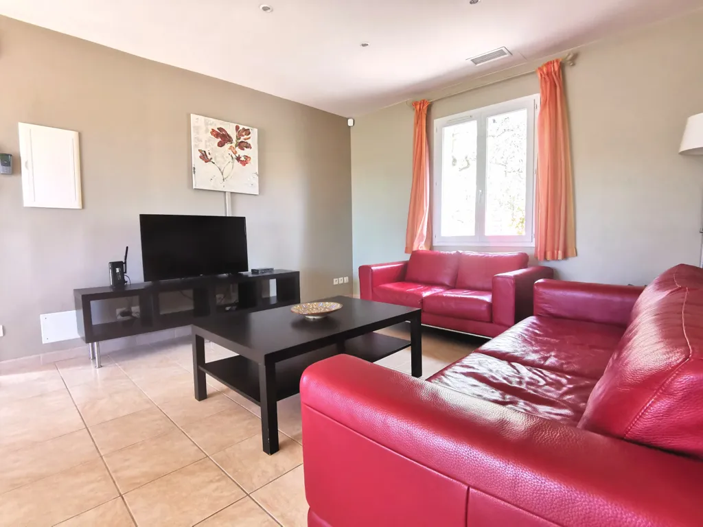 Séjour - Propriété avec 4 Gîtes et Piscine à Béziers