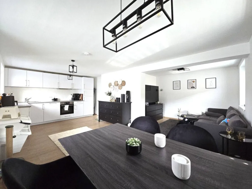 Dining Room - Spacious 3-Bedroom Apartment in Volders