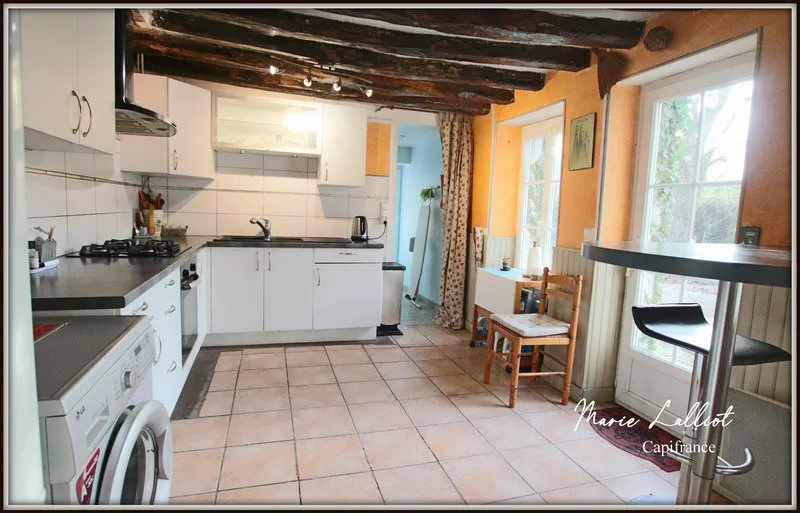 Köök - Bourg House with Veranda in Courcelles-le-Roi