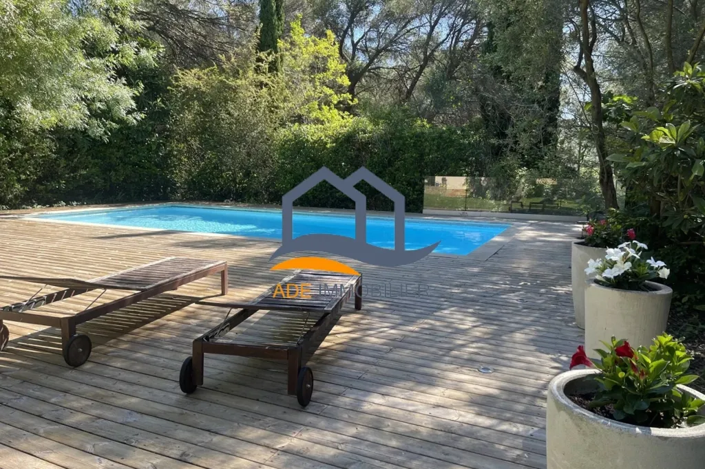 Piscine - Maison de Caractère avec Piscine à Éguilles
