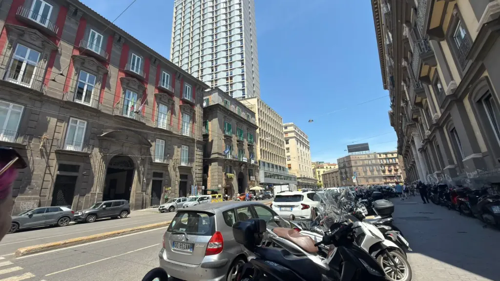 Välivaade - Rustic-Style Flat with Balcony in Naples Centre