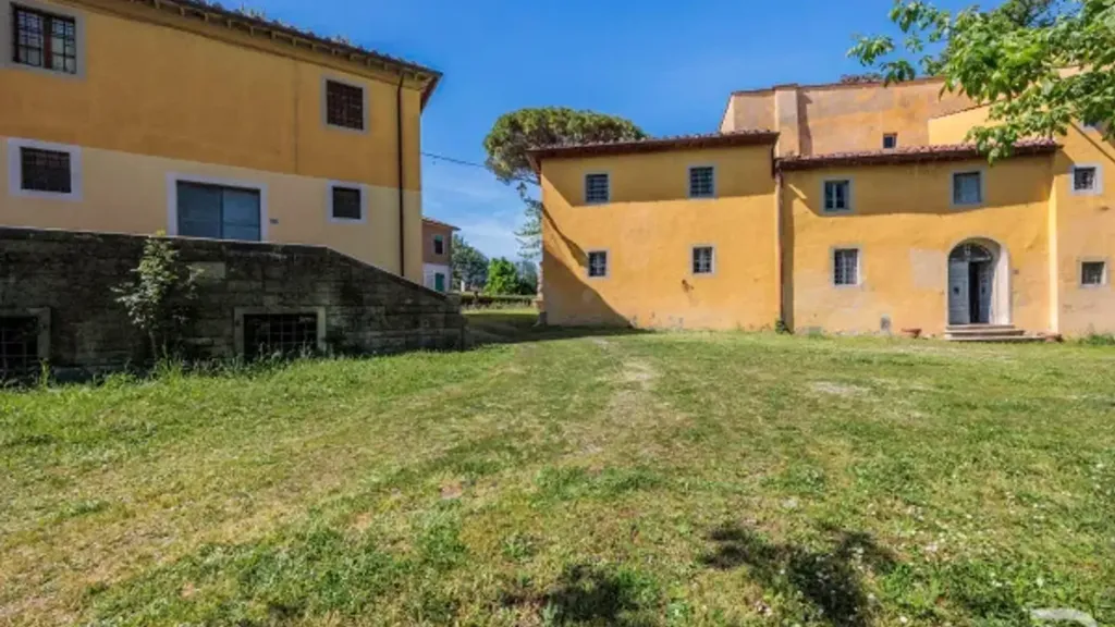 Välivaade - Historic Rustico with Private Chapel in Crespina Lorenzana