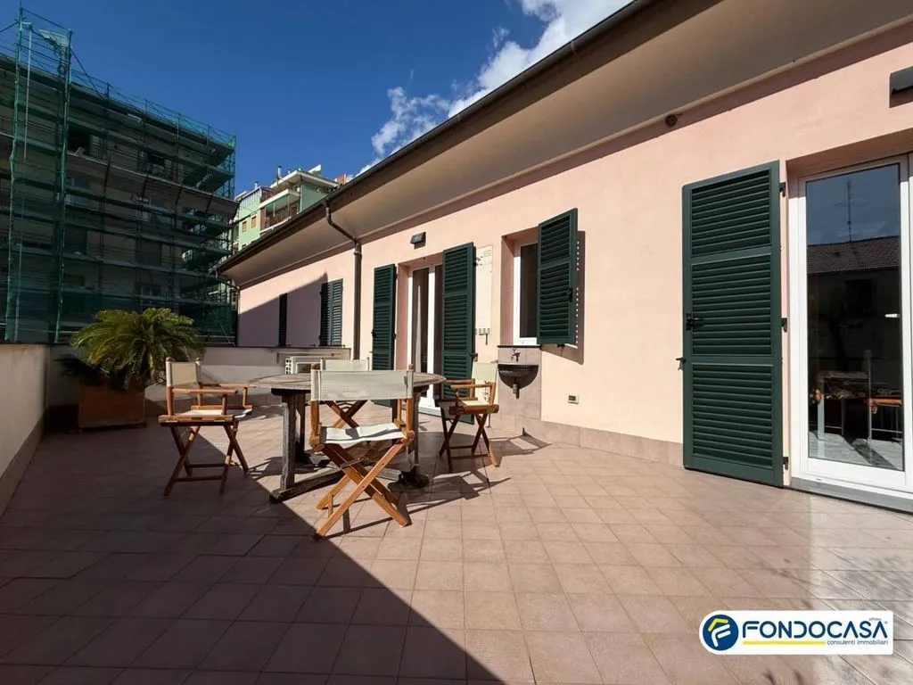 Terrasse - Modern Apartment with Terrace in Loano
