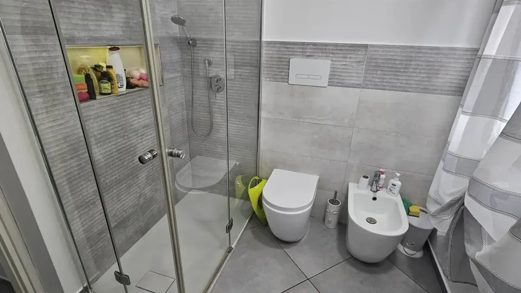 Vannitoad - Modernised Apartment with Panoramic Balcony in Messina